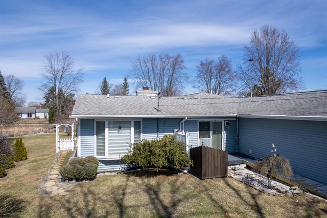 296 Island Drive, Beaverton, MI 48612