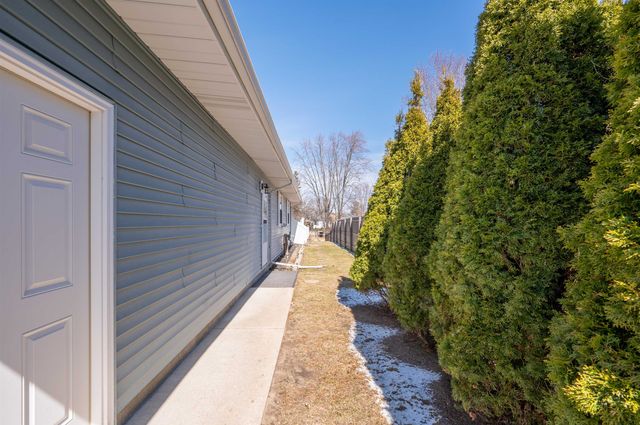 296 Island Drive, Beaverton, MI 48612