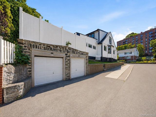 172 Crescent Place, Yonkers, NY 10704