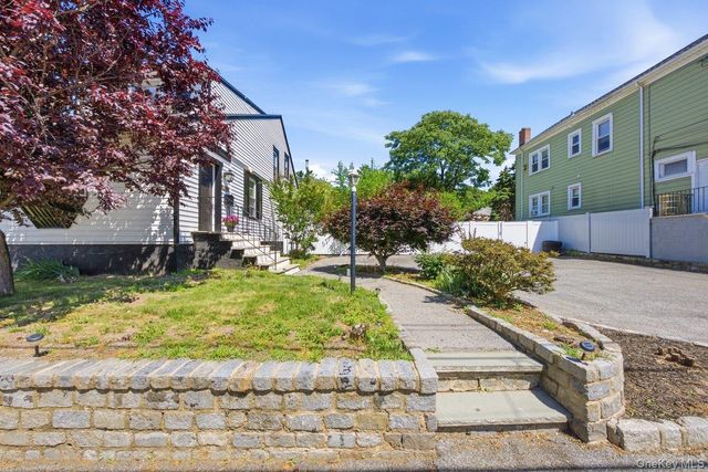 172 Crescent Place, Yonkers, NY 10704