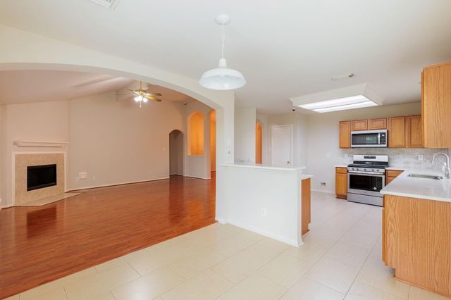 8143 Solara Bend, Houston, TX 77083