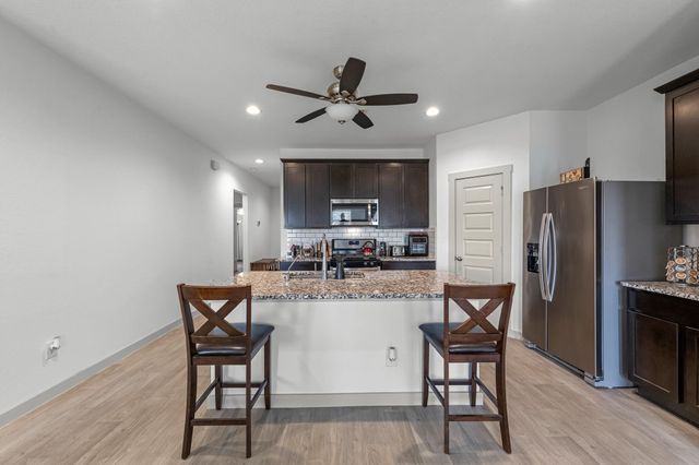 826 Green Clover Lane, Rosharon, TX 77583