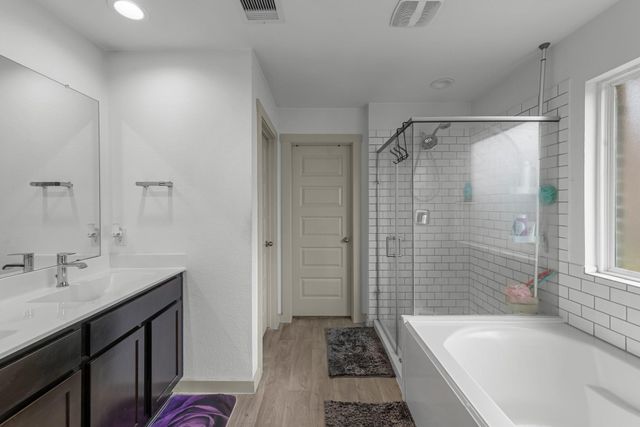 826 Green Clover Lane, Rosharon, TX 77583