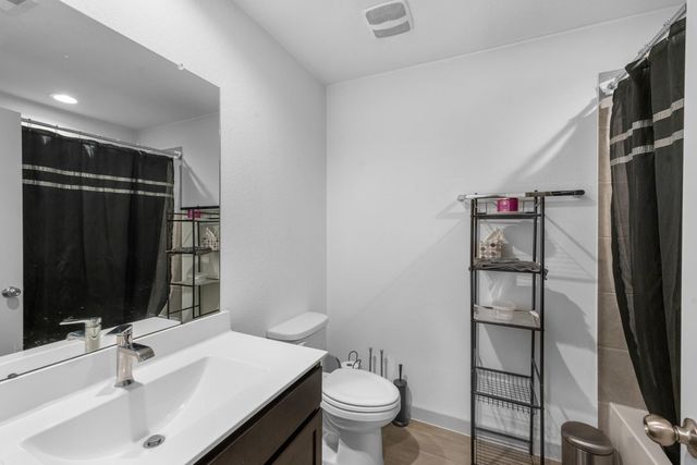 826 Green Clover Lane, Rosharon, TX 77583