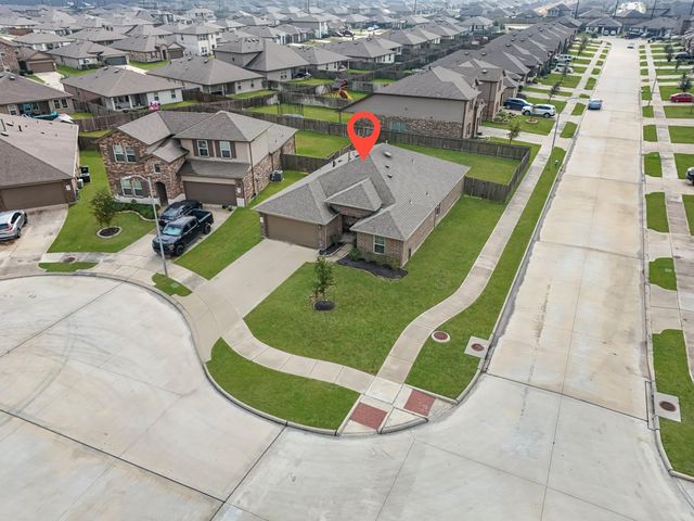 826 Green Clover Lane, Rosharon, TX 77583