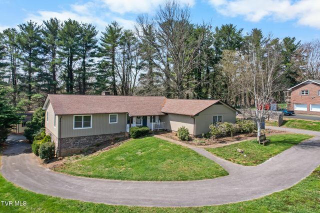 823 Birdie Drive, Abingdon, VA 24211