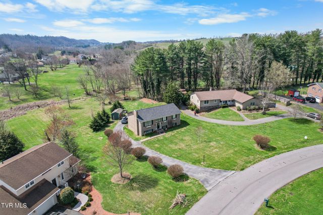 823 Birdie Drive, Abingdon, VA 24211