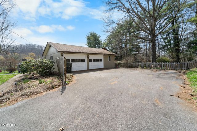 823 Birdie Drive, Abingdon, VA 24211