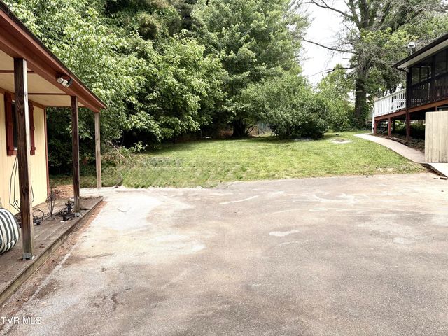 823 Birdie Drive, Abingdon, VA 24211