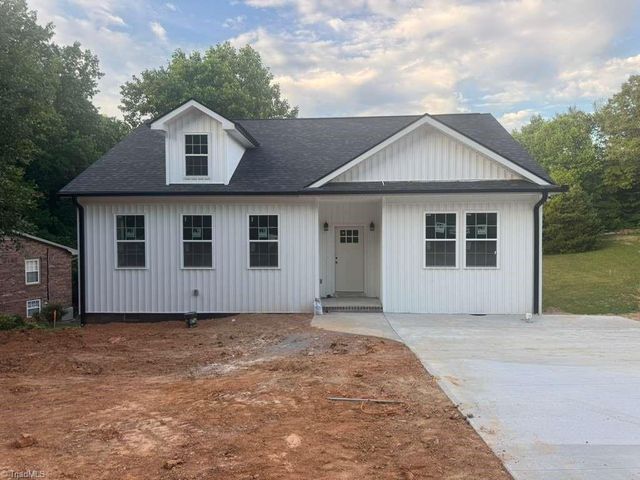 138 Pinnix Street, Jonesville, NC 28642
