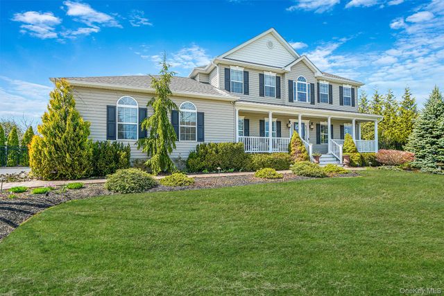 98 Calverton Court, Wading River, NY 11792