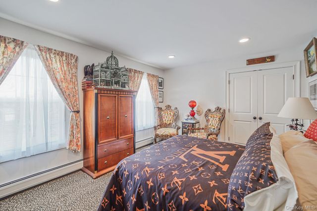 98 Calverton Court, Wading River, NY 11792