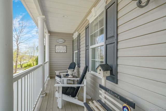 98 Calverton Court, Wading River, NY 11792