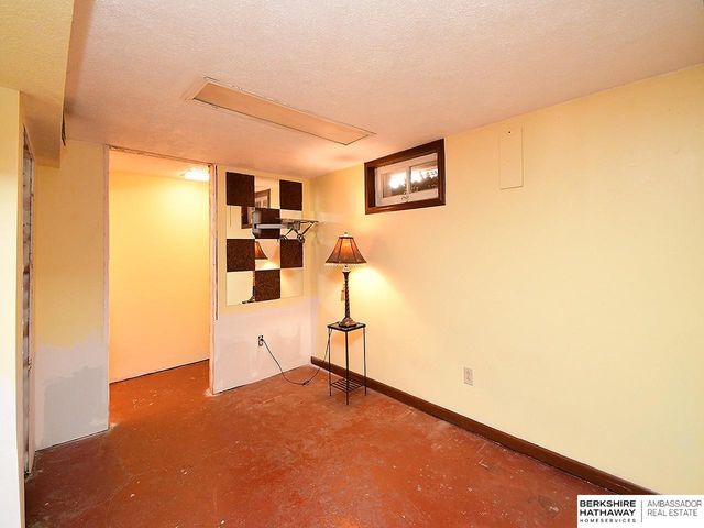 5411 S 49th Avenue, Omaha, NE 68117