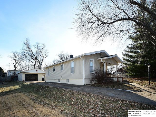 5411 S 49th Avenue, Omaha, NE 68117