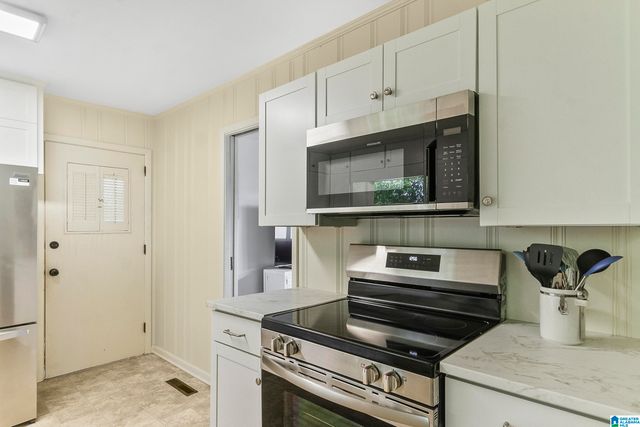 9 RHONDA TERRACE, Tuscaloosa, AL 35401