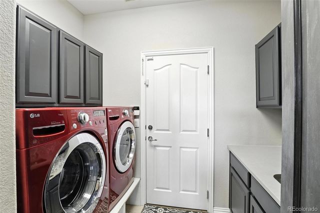 10601 Chadsworth Lane, Highlands Ranch, CO 80126