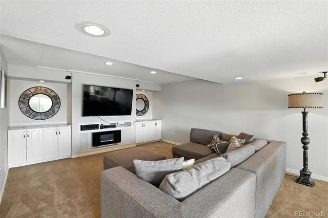 10601 Chadsworth Lane, Highlands Ranch, CO 80126