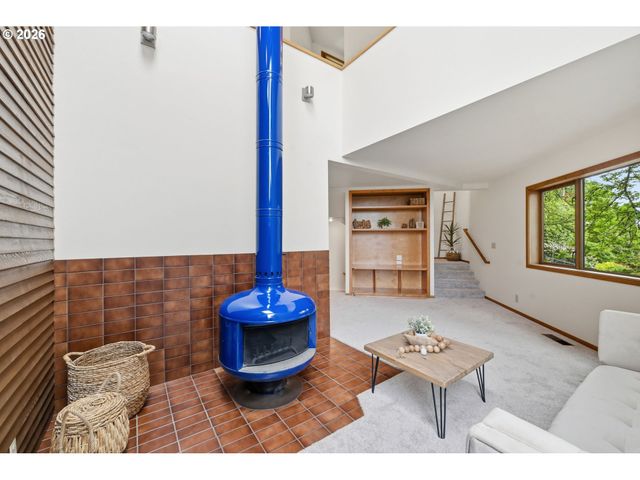 2063 STONECREST Dr, Eugene, OR 97401