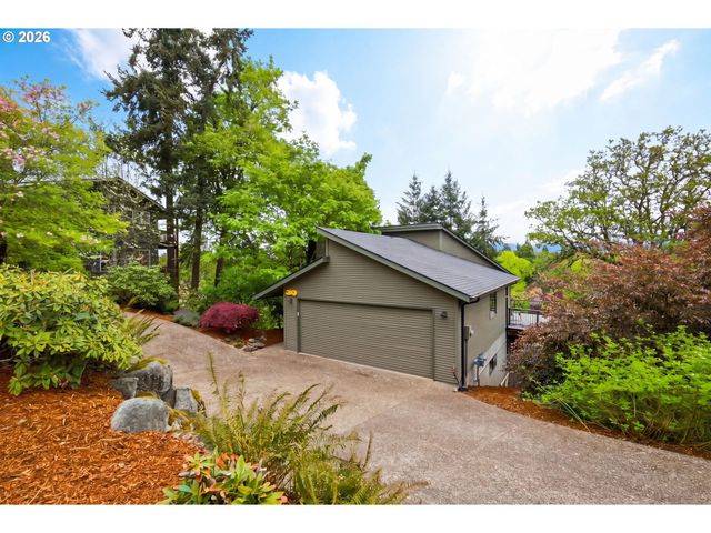 2063 STONECREST Dr, Eugene, OR 97401