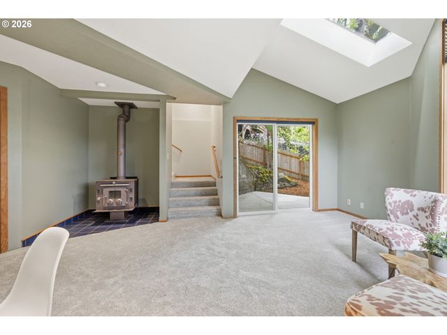 2063 STONECREST Dr, Eugene, OR 97401