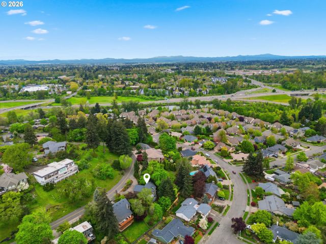 2063 STONECREST Dr, Eugene, OR 97401