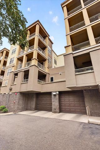 2201 Village Lane A401, Bloomington, MN 55431