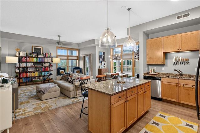 2201 Village Lane A401, Bloomington, MN 55431