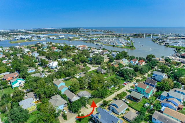 914 Hawthorne, Clear Lake Shores, TX 77565