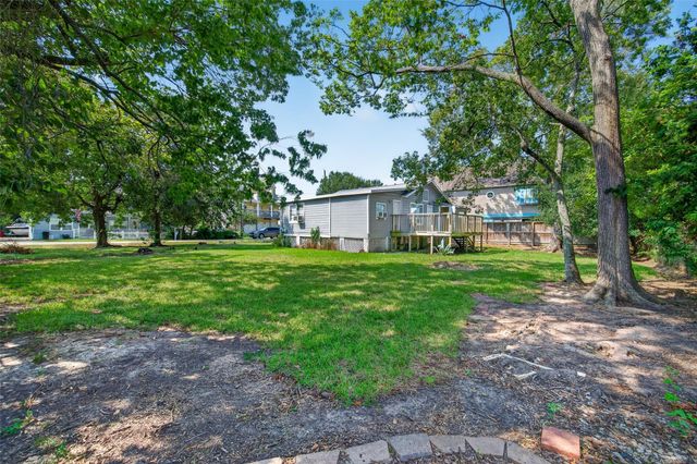 914 Hawthorne, Clear Lake Shores, TX 77565