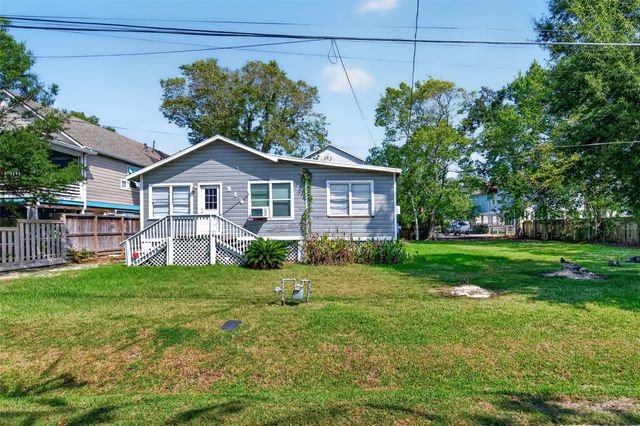 914 Hawthorne, Clear Lake Shores, TX 77565