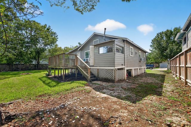 914 Hawthorne, Clear Lake Shores, TX 77565