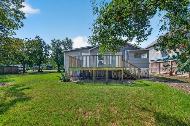914 Hawthorne, Clear Lake Shores, TX 77565