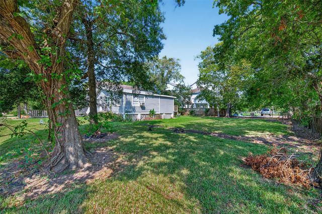 914 Hawthorne, Clear Lake Shores, TX 77565