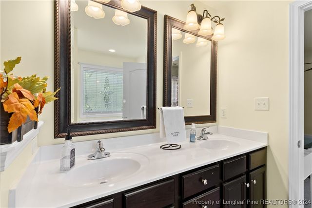 5166 Aberdeen Road, Raeford, NC 28376