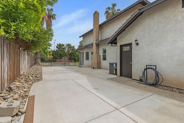 504 Van Dyken Way, Ripon, CA 95366