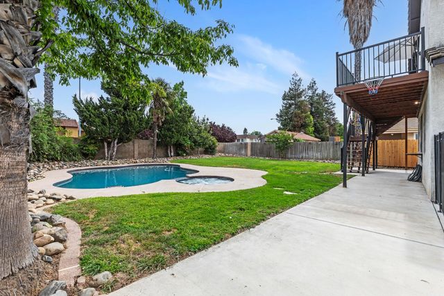 504 Van Dyken Way, Ripon, CA 95366