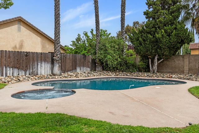 504 Van Dyken Way, Ripon, CA 95366