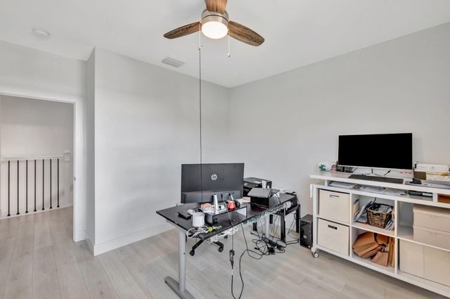 4509 E Aqua Bella Ln, Fort Lauderdale, FL 33312