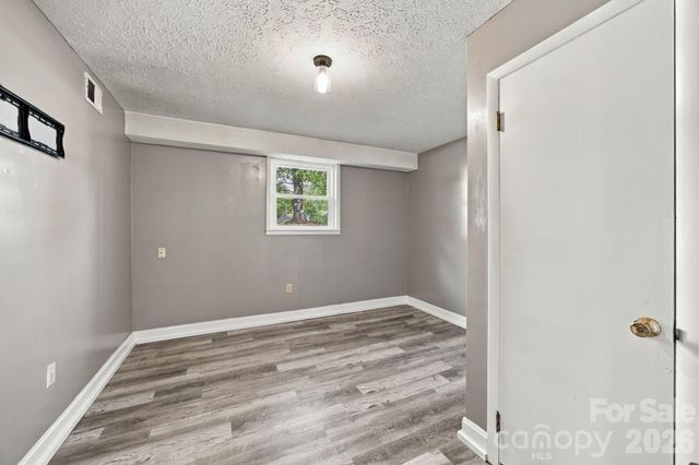 2935 Palmer Place, Hudson, NC 28638
