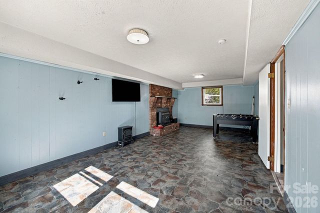 2935 Palmer Place, Hudson, NC 28638
