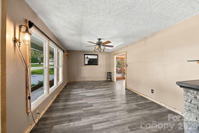 2935 Palmer Place, Hudson, NC 28638