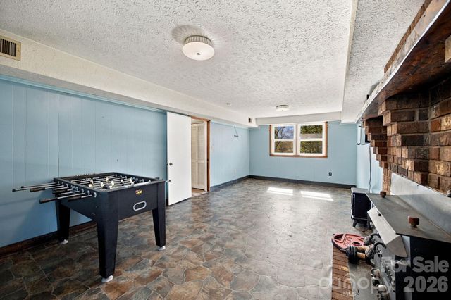 2935 Palmer Place, Hudson, NC 28638