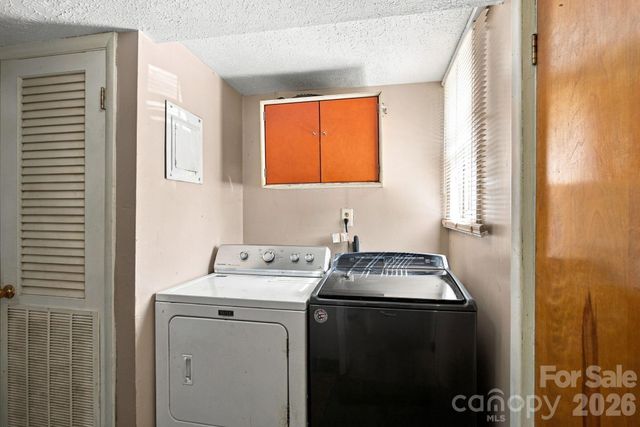 2935 Palmer Place, Hudson, NC 28638