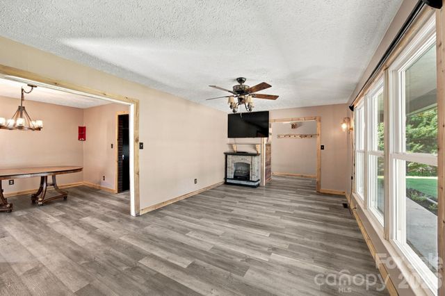 2935 Palmer Place, Hudson, NC 28638
