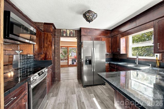 2935 Palmer Place, Hudson, NC 28638