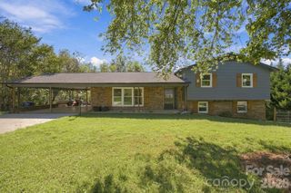 2935 Palmer Place, Hudson, NC 28638