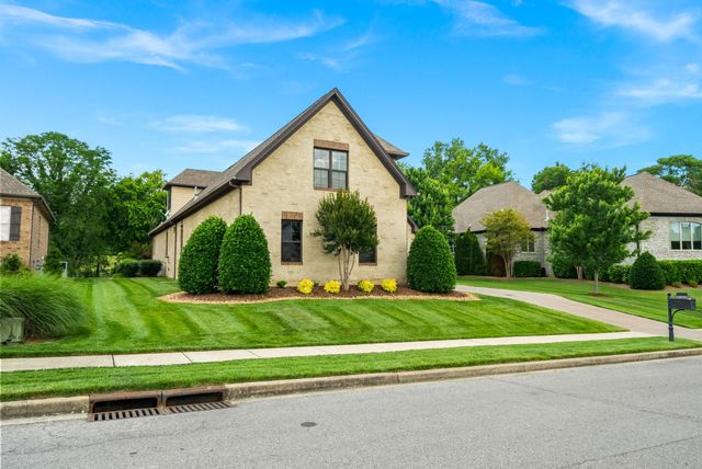 1606 Boardwalk Pl, Gallatin, TN 37066