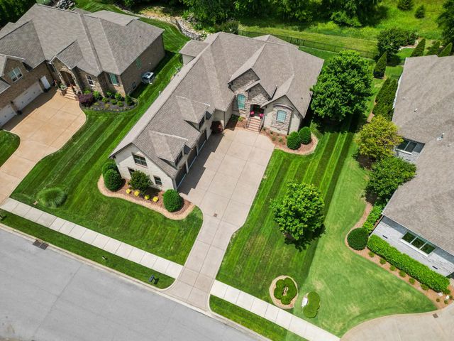1606 Boardwalk Pl, Gallatin, TN 37066