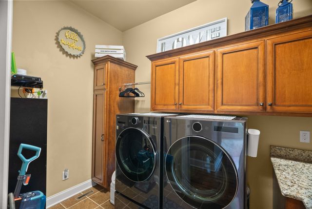 1606 Boardwalk Pl, Gallatin, TN 37066